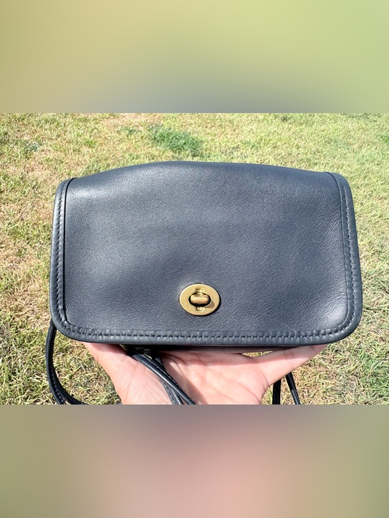 Coach Handbags - Coach 2012 shoulder purse